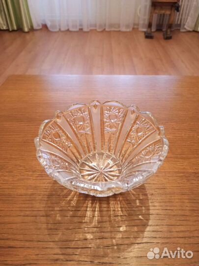 Хрустальная ваза