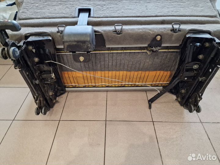Сиденье диван третий ряд на dodge caravan 4