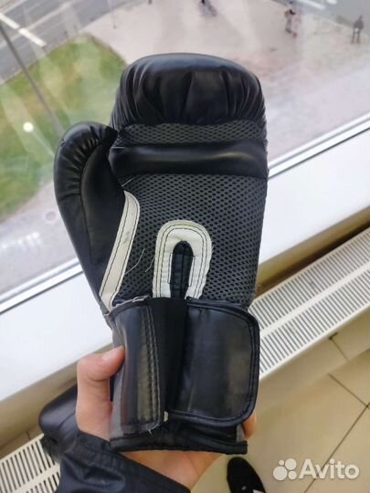 Боксерские перчатки