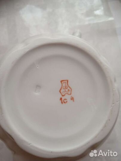 Чайник заварочный новый и пивные кружки