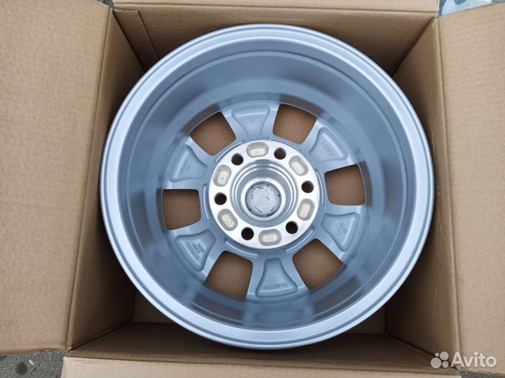 Диск колеса литой R15 Toyota Hilux