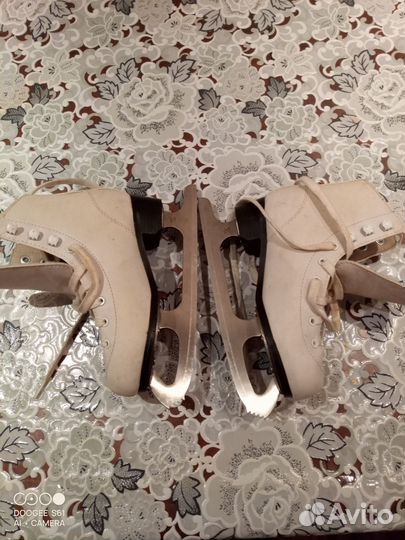 Женские коньки 33-34