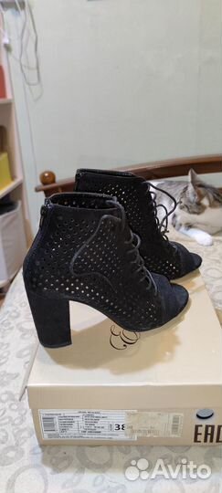 Босоножки женские