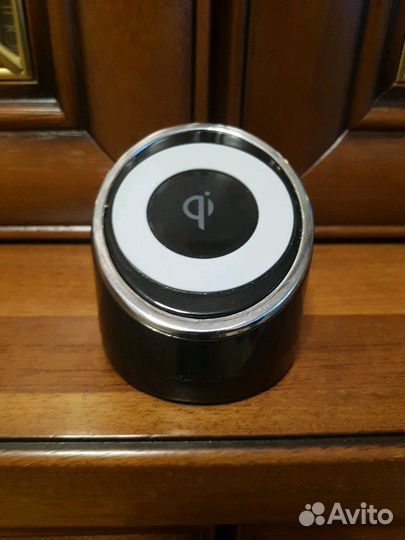 Беспроводная зарядка для телефона