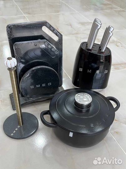 Кастрюля чугунная