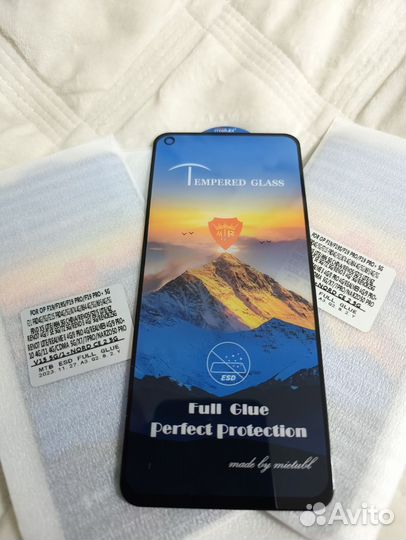 Защитное стекло на Realme 10