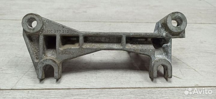 Кронштейн опора крепления кпп коробки передач Rena