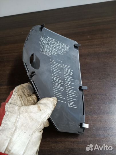 Крышка блока предохранителей Сааб 9-5