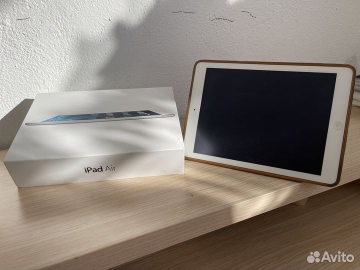 Apple iPad Air, 64 гб, 4G Wi-Fi + Cellular, silver