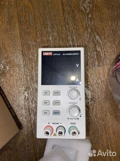 UTP1310, Источник питания 0-32V-10A 1LED