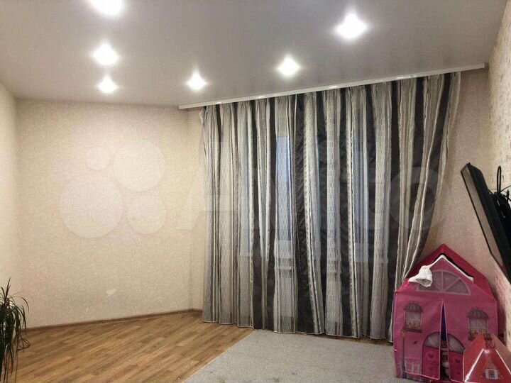 2-к. квартира, 57 м², 10/14 эт.