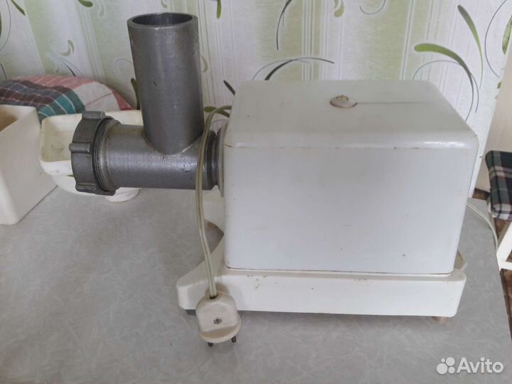 Мясорубка электрическая бу