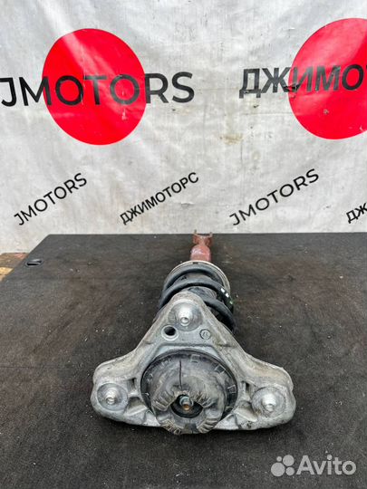 Передняя стойка Audi A4 B7 левая правая