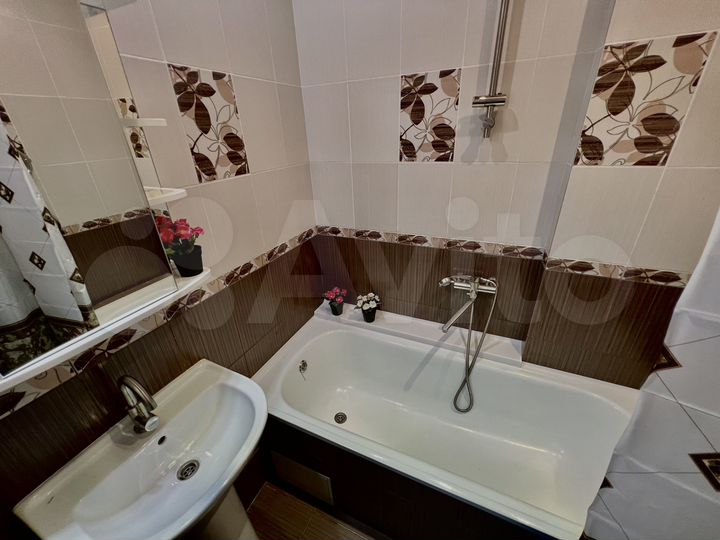 2-к. квартира, 72 м², 3/16 эт.