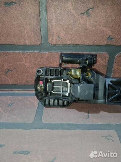 Ручка двери внешняя toyota allex ZZE124 FR/LH