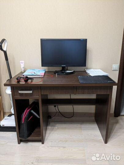 Компьютерный письменный стол