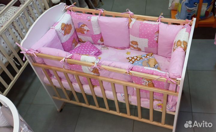 Детская кроватка колесо-качалка