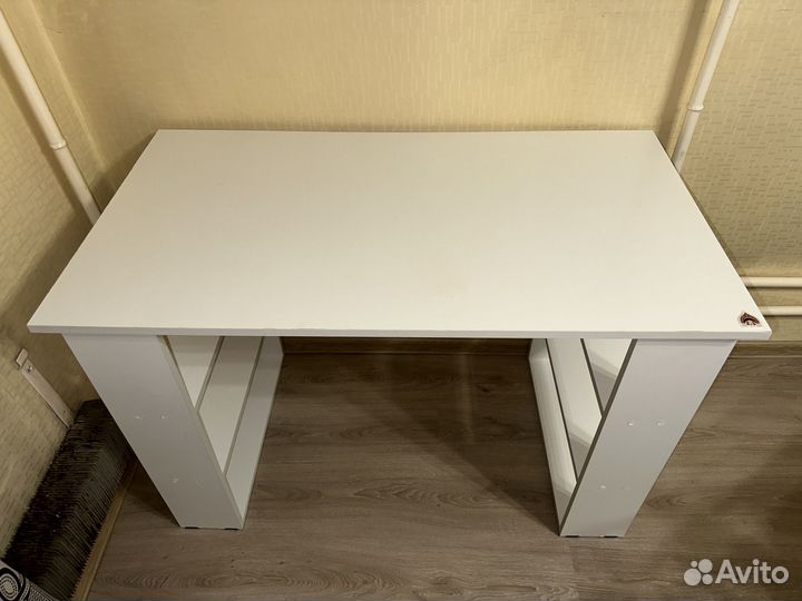 Письменный стол