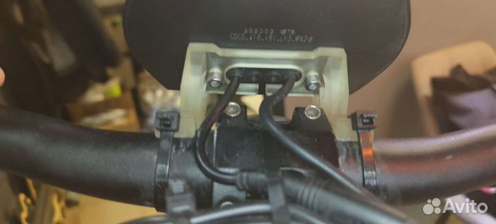 Крепеж бортового компьютера самоката kugoog2pro