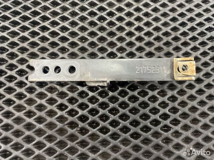 Кронштейн шумоизоляции Volvo Fh4 D13C 2013