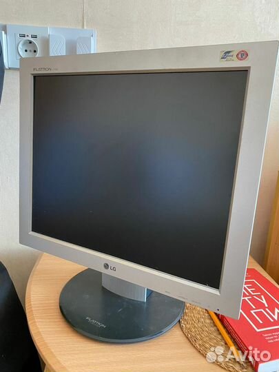 Монитор lg 17 диагонали провода в компдекте