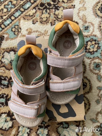 Сандалии для девочки 26 размер (14-15 см)