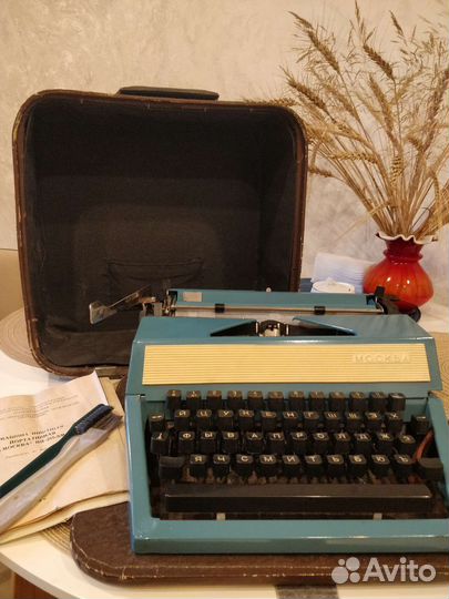 Печатная пишущая машинка Москва.1983г.ссср.Паспорт