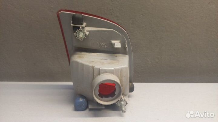 Фонарь противотуманный задний правый Toyota Land