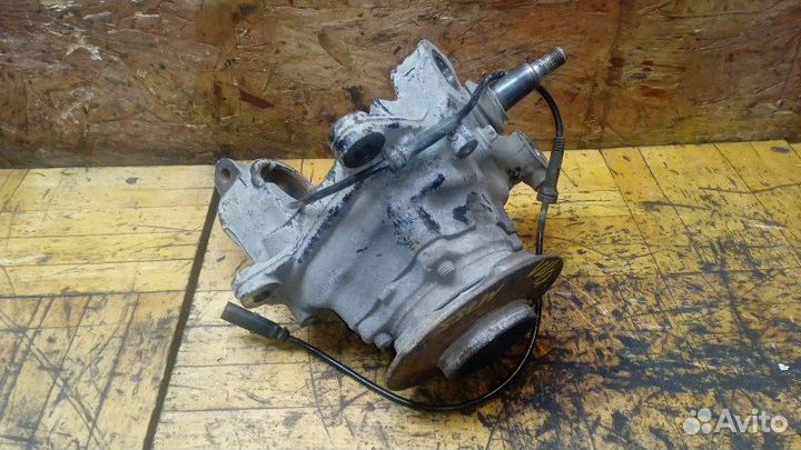 Кулак передний левый Bmw X3 F25 2.0 2010-2017