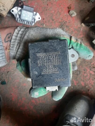 Реле, предохранители