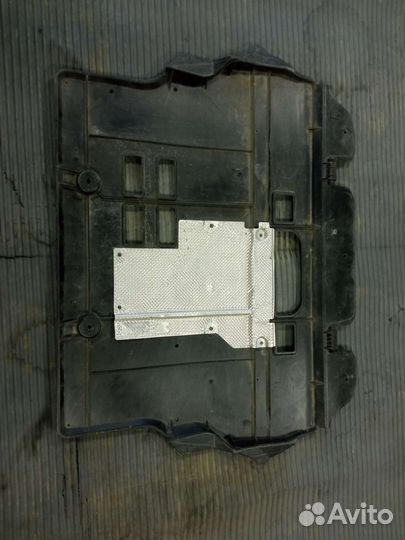 Пыльник/брызговик/защита картера Пежо/Рено/Ситроен