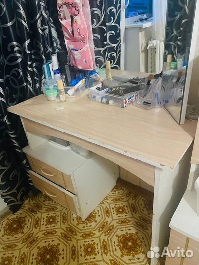 Спальный гарнитур