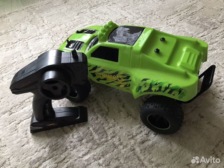 Машинка Hot Wheels на радиоуправлении акб