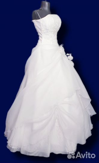 Свадебное платье новое р 42 - 44 пышное Мая