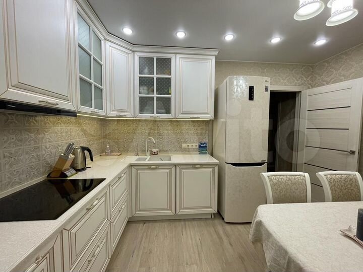 3-к. квартира, 88 м², 8/9 эт.