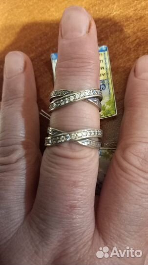 Серебряные женские кольца с камнем фианит