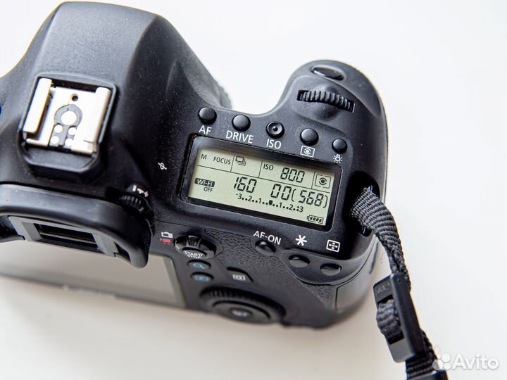 Canon 6D полнокадровый, зеркальный, в идеале