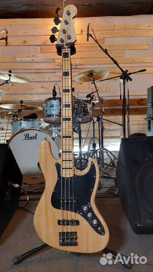 Мастеровая бас гитара Jazz Bass