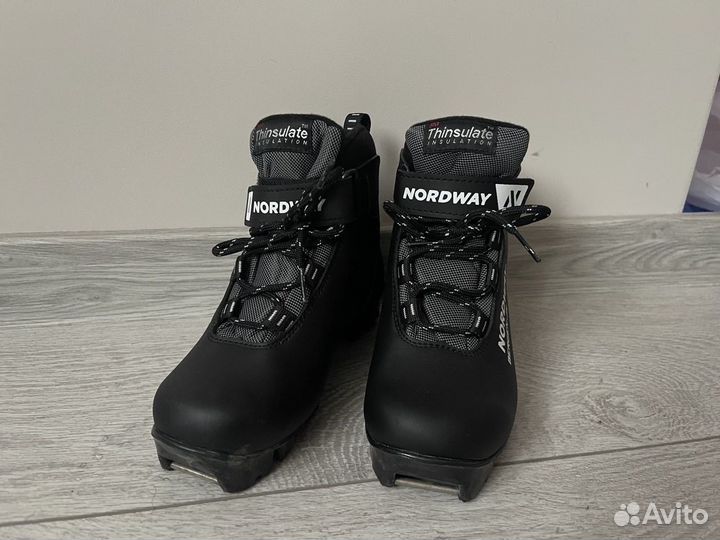 Лыжные ботинки