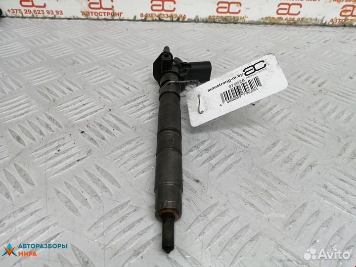 Форсунка Volkswagen Passat B6 2009 03L130277