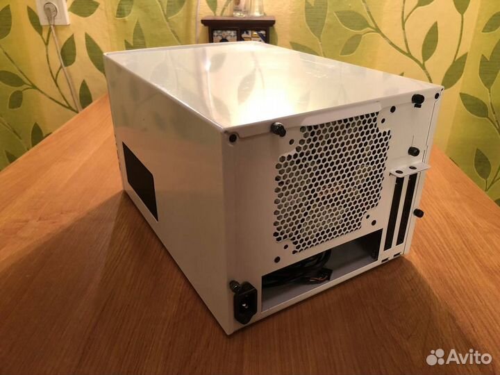 Компактный корпус (sff) Fractal Design Node 304