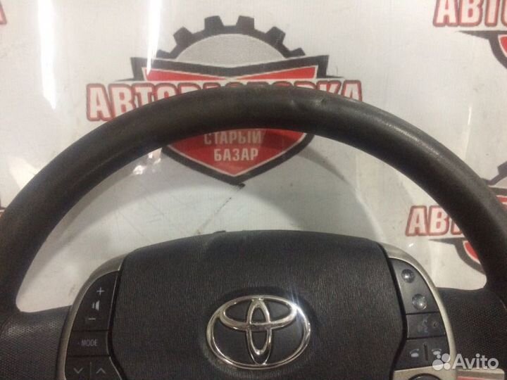Руль Toyota Prius NHW20 1nzfxe 2010