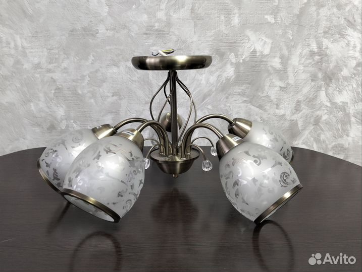 Люстра подвесная потолочная