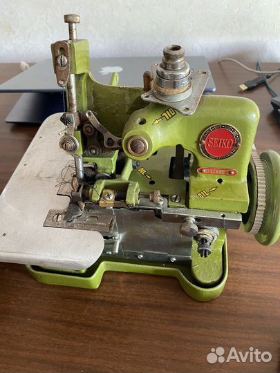 Швейная машинка оверлок