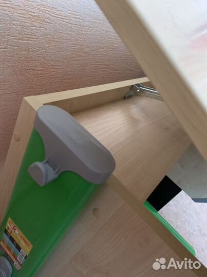 Детский стол со стулом