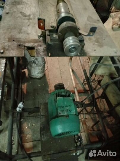 Дровокол с конусом и электромотором