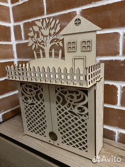 Ключница настенная из дерева