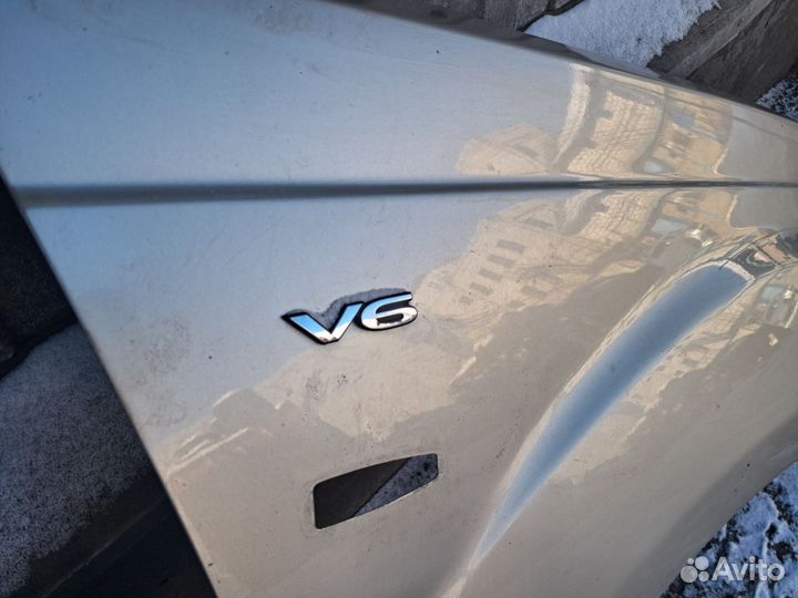 Крыло переднее правое Mitsubishi Outlander XL