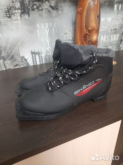 Лыжные ботинки