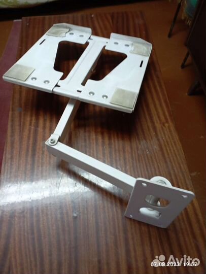 Кронштейн для телевизора на стену